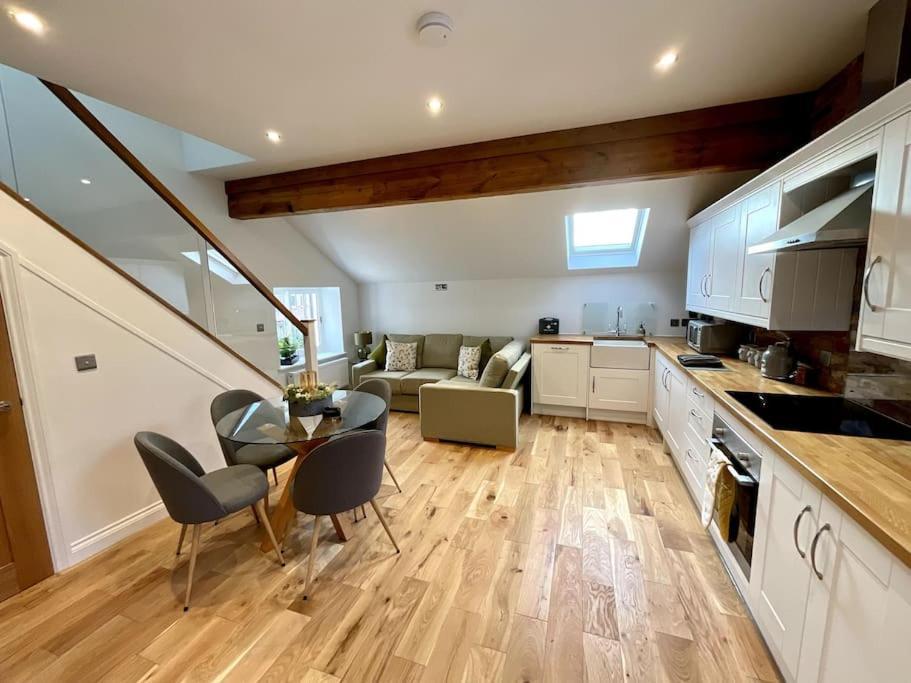 Apt D In Old Grade 2 Converted Farmhouse Market Weighton Kültér fotó