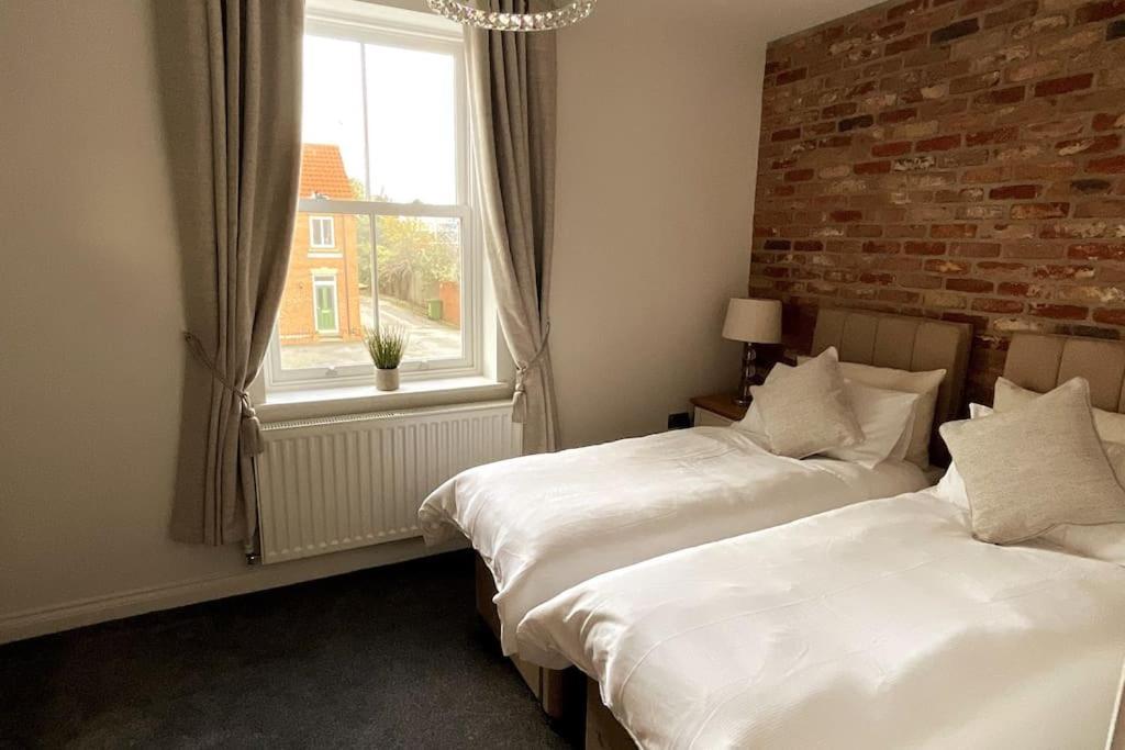 Apt D In Old Grade 2 Converted Farmhouse Market Weighton Kültér fotó